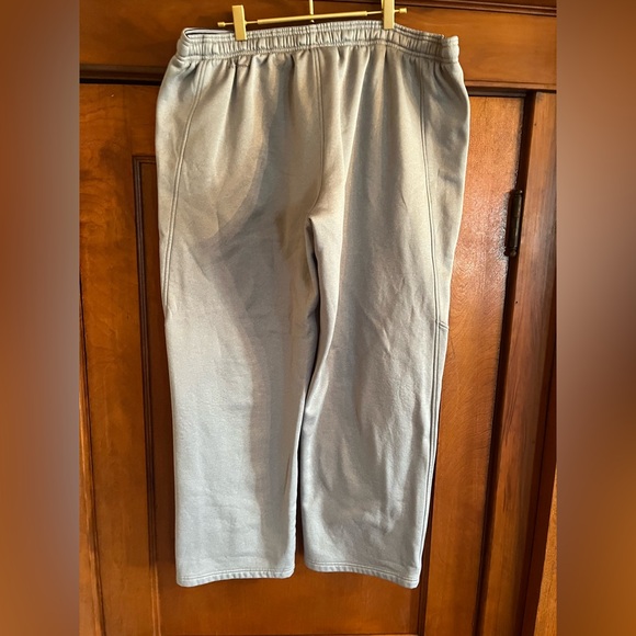 Lot 2 Under Armour Freed Hoodies 3xl and 1 Under Armour Cold Gear Pants 2xl - Picture 10 of 13